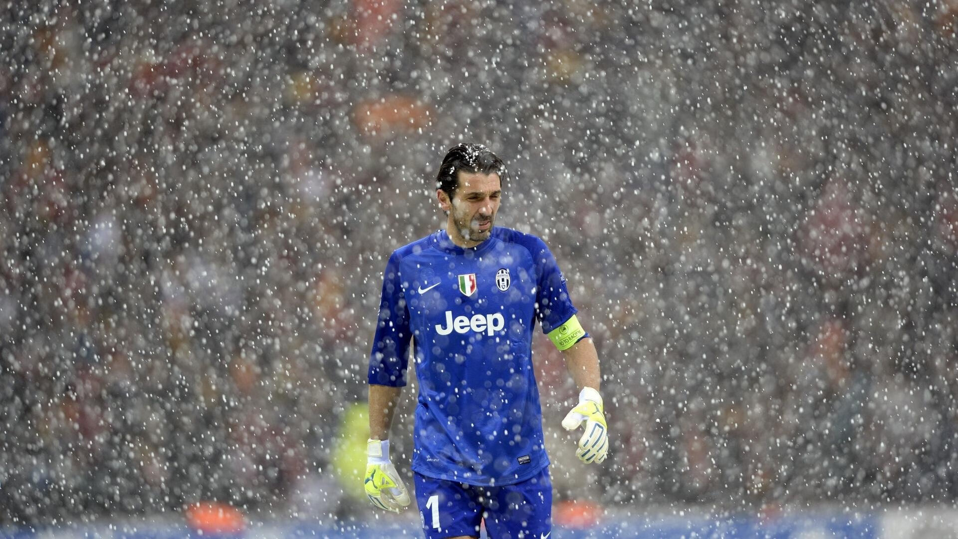 “缆绳滑水：东桃花岛赛场带来无限速度与挑战”